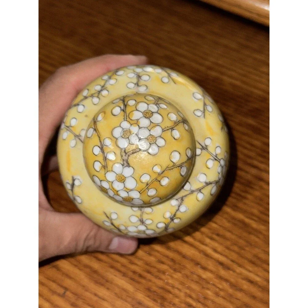 VTG Hand Decorated Hong Kong Porcelain Ginger Jar Covered Trinket Floral 5x4in